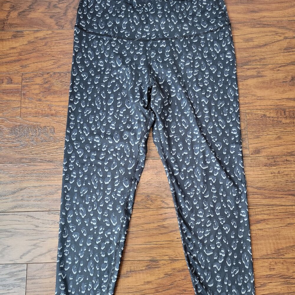 OLD NAVY Active Black & Gray Leopard Animal Print Go-Dry Elevate Leggings sz L
